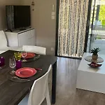 En Domaine Sécurisé Avec Piscine Couverte - Fr-1-783-13 Chalet