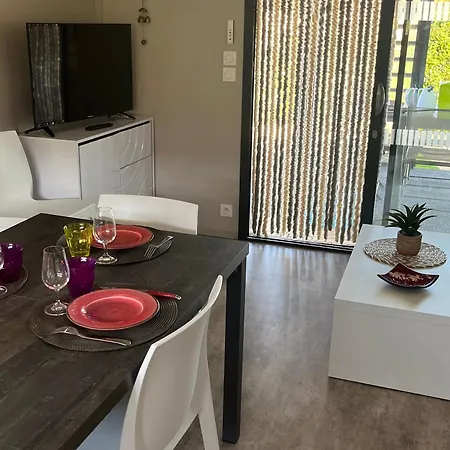En Bois 3 Dans Domaine Securise Avec Piscine Chauffee - Fr-1-783-13 Chalet